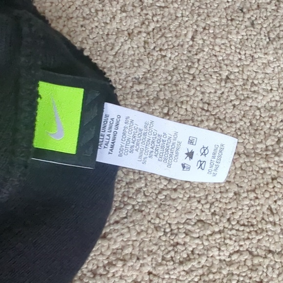 Nike Winter Hat - Picture 2 of 2